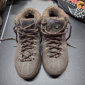 Sketchers sport low cut boots size 6